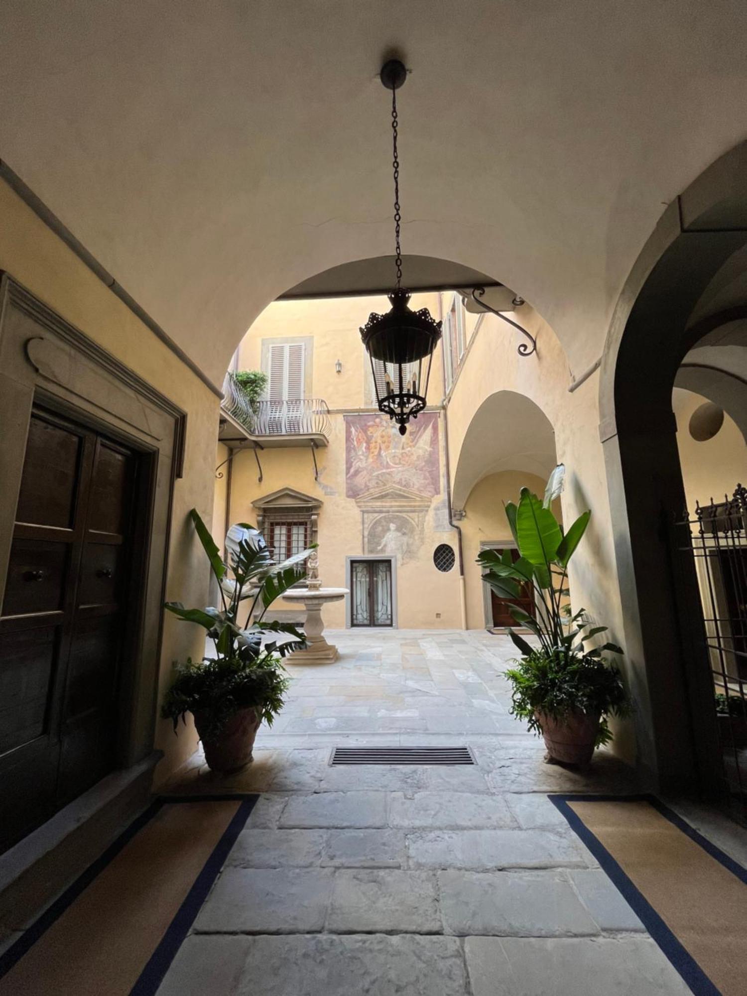 In Centro Storico-borgo Albizi 27 Apartment Florenz